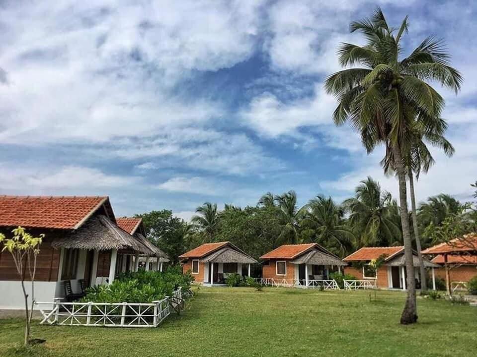 Windy Beach Cabanas Калпітія Екстер'єр фото